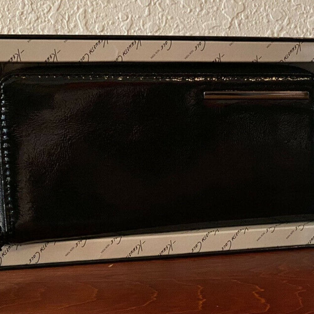 Kenneth Cole Large Leather Zip Around Wallet New